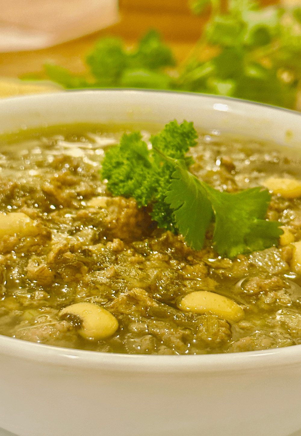 Easy gluten-free hamburger soup is served.